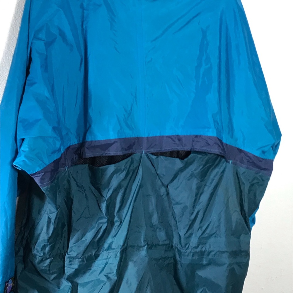Helly Hansen Vented Windbreaker Jacket Size Large - image 6